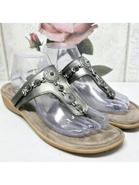 Minnetonka Sandals Embellished Metallic Silver Grey Leather Size 10 M